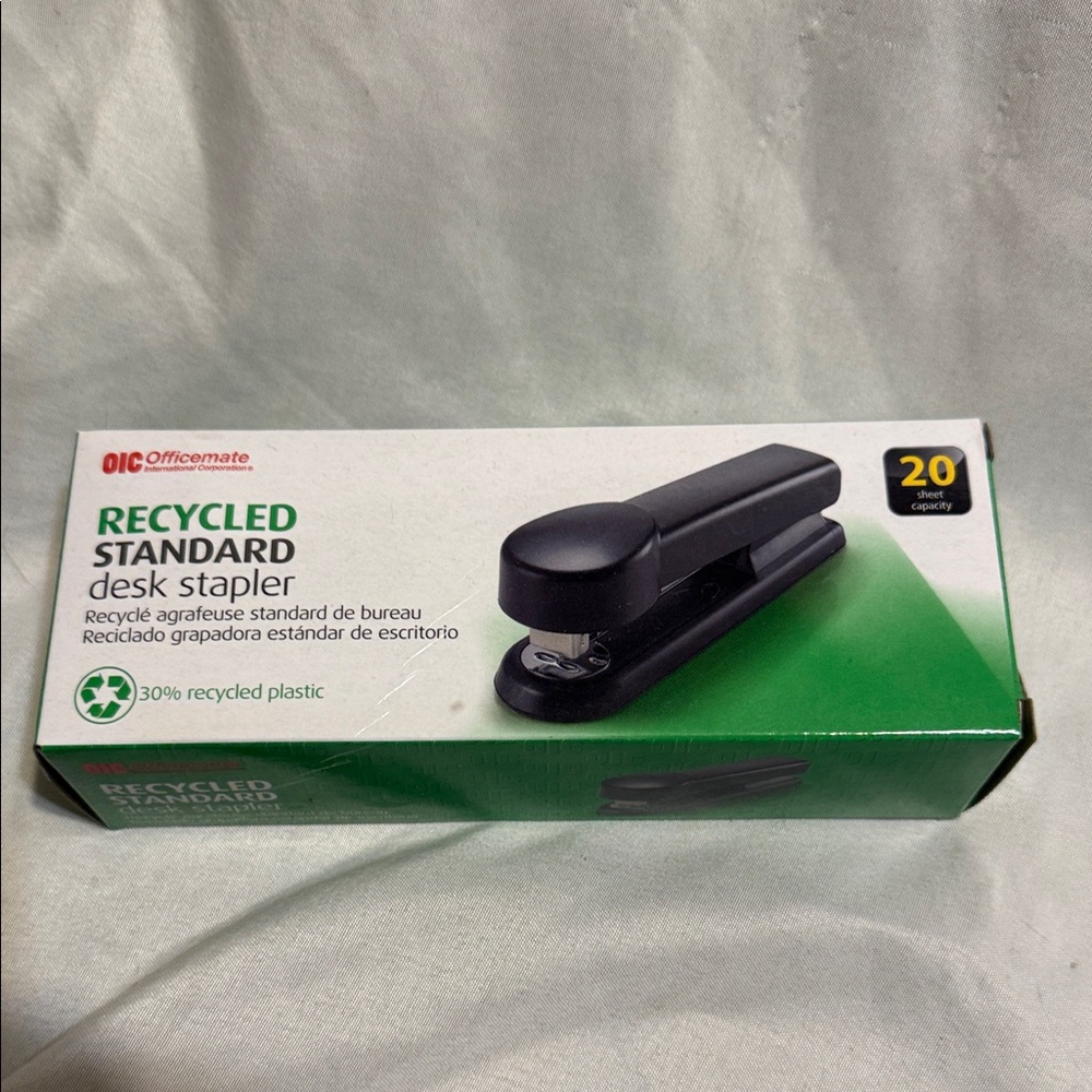 OIC Black Desk Stapler